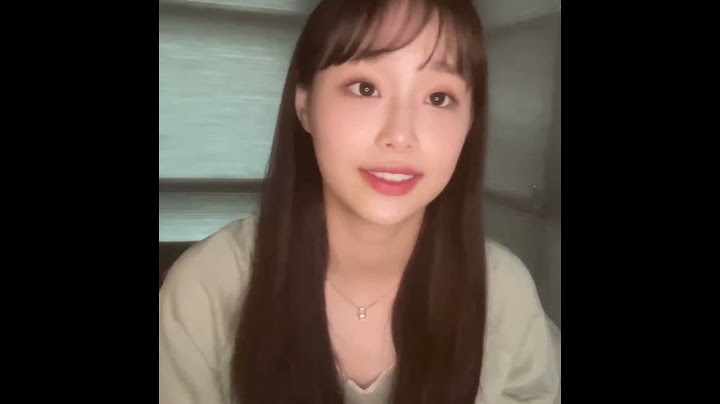 [이달의 소녀] 츄가 쓰는 향수 맡아보세요 🐧 (냅다 카메라에 향수 뿌리는 츄)