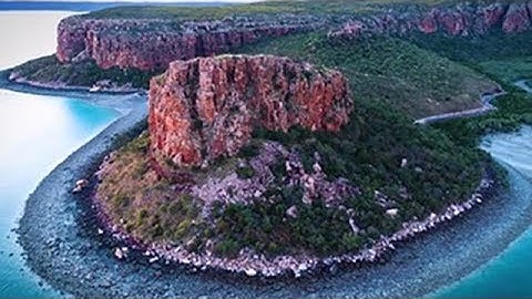 Open Data on a Continental Scale - Digital Earth Australia, Geoscience Australia