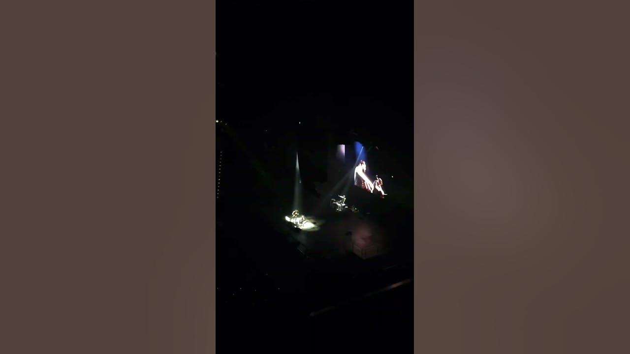 2Cellos smashing Thunderstruck in Prague |  2022