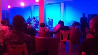 Avelina Macuva (cantando em Umbundu) AO VIVO