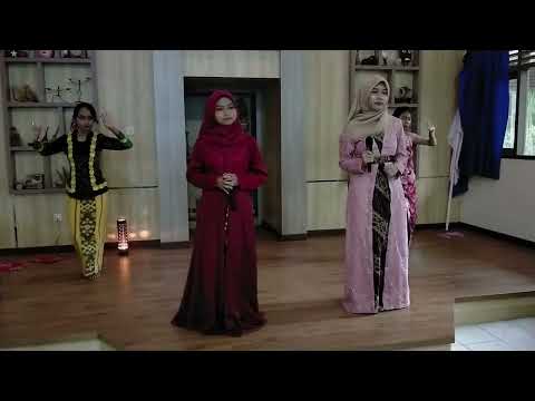 Wonderland Indonesia Cover
