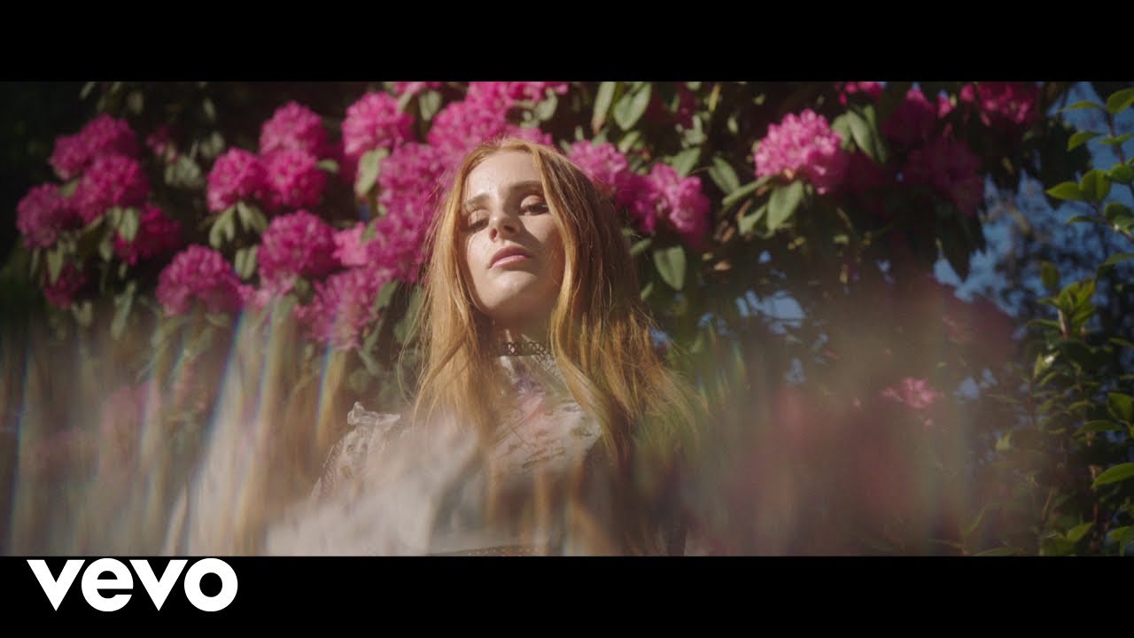 Vera Blue - All The Pretty Girls (Official Video)