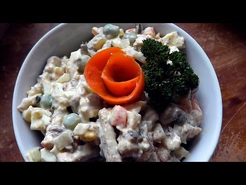 Видео рецепт Салат из шпрот с сухариками