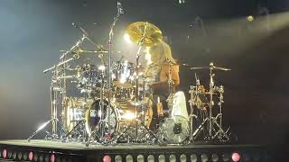 Amazing drum solo by the legendary Mikkey Dee