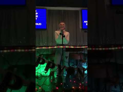 Danielle Bradbery and Friends sing Karaoke 01/02/2019