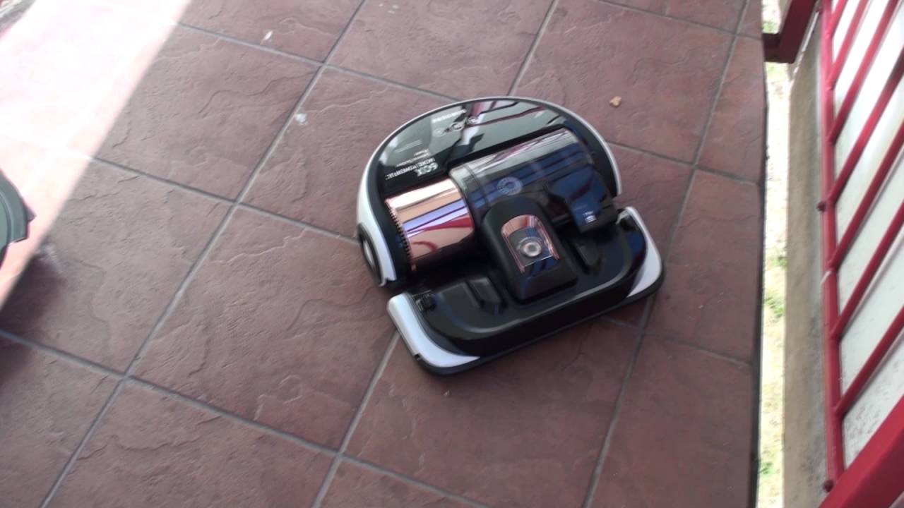 Samsung POWERbot VR9000 vs iRobot Roomba 876 test po imprezowy YouTube