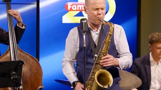 Download Lagu 'Is He Worthy?' door Jonny \u0026 The Jazzuits bij Family7 MP3