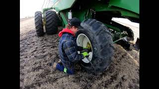 Harvest 2018 Combine Tire Replacement Ep1 by Integra Tire Carrot River 411 views 5 years ago 3 minutes, 43 seconds