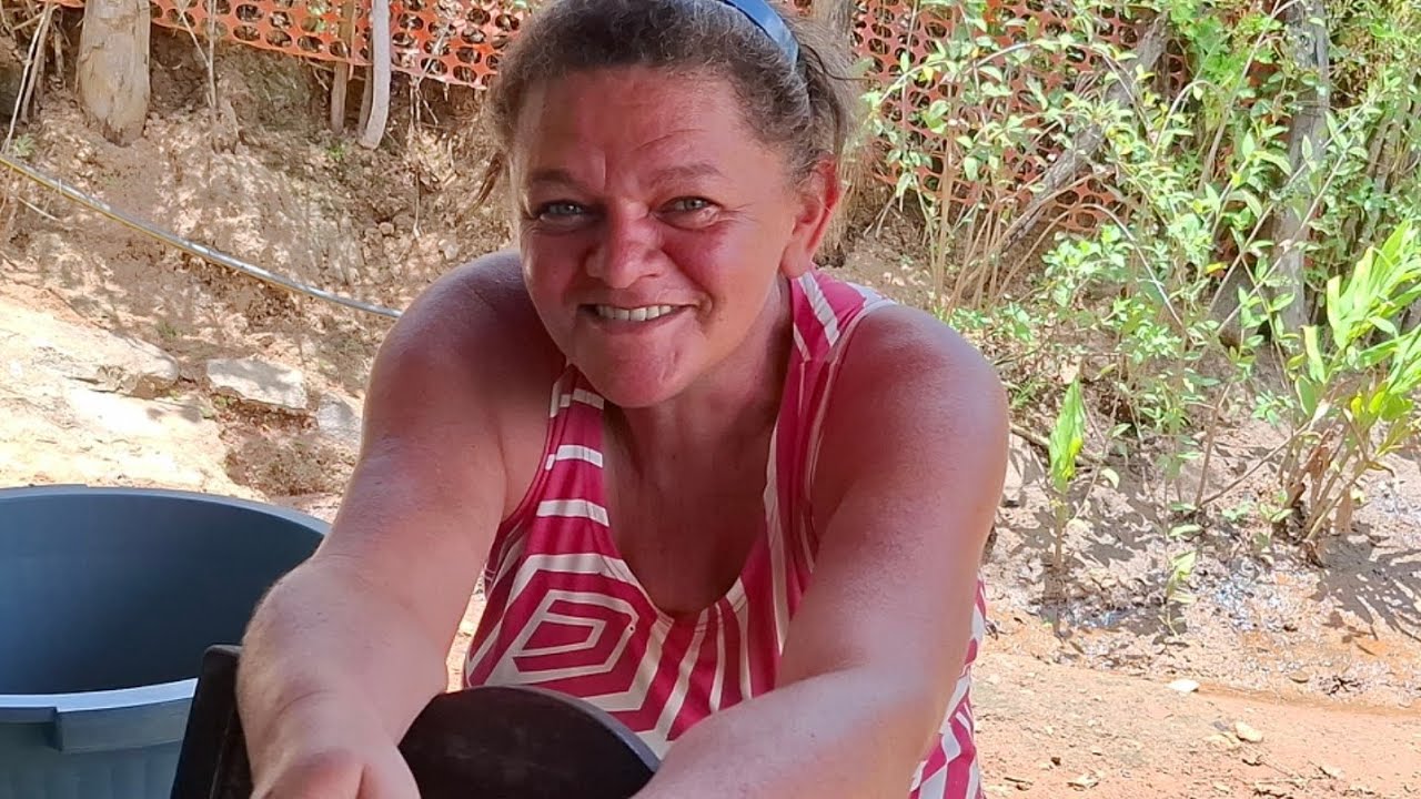 HOJE EU FUI VISITA A VALMIRA COMIDA CASEIRA...