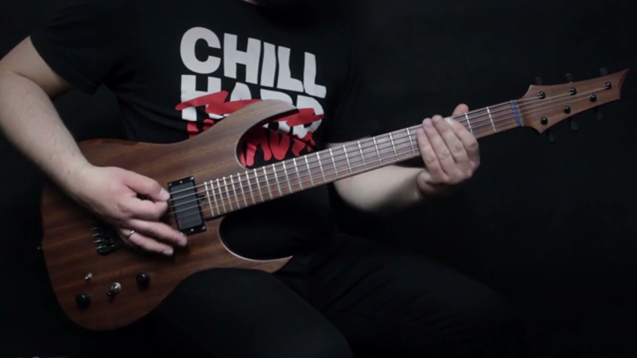 Darius Wave playing his Hufschmid guitar!