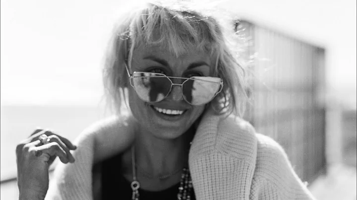 Street portraits on Pentax 67 with Ilford HP5 POV (with photos at the end).