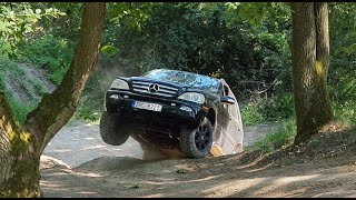 Mercedes Benz W163 ML 320 OffRoad hill climb 4x4 4K