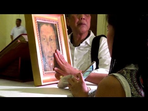 Filipinos take the chance to see ‘The Holy Face of Jesus from Manoppello’