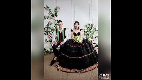 áo cưới thổ cẩm