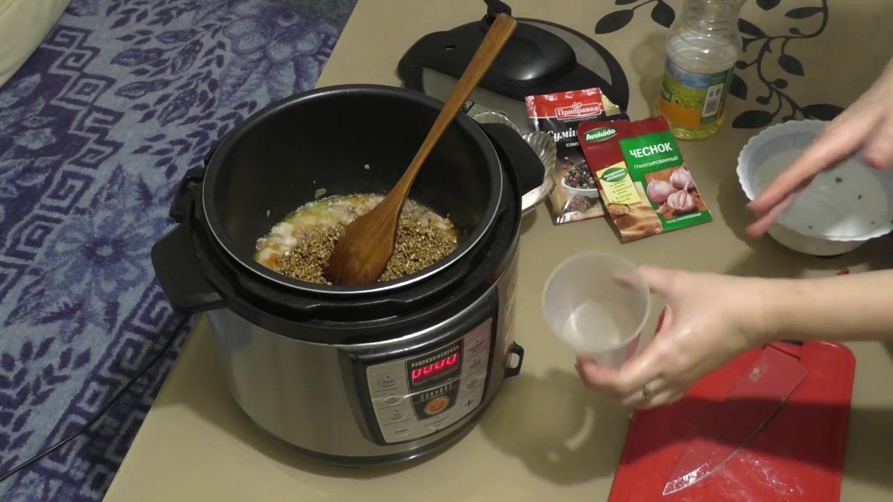 Гречневая каша с сальтисоном/Бюджетный ужин/В мультиварке Redmond