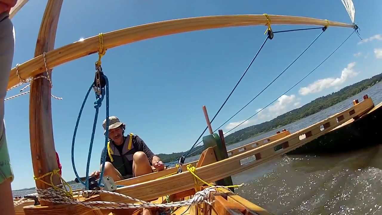 Building canoe Eureka "La Savonnière" - Uruguay - YouTube