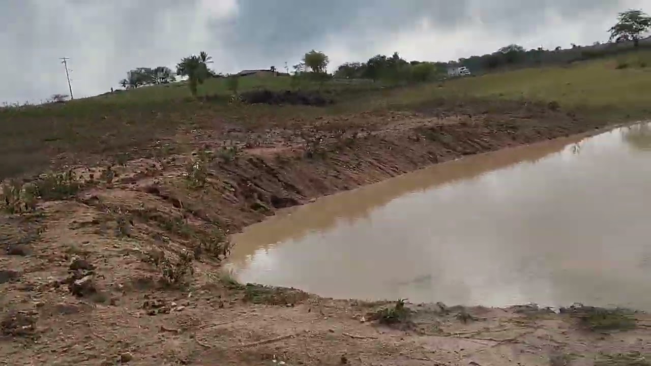 a noite foi de muita chuva graças a Deus  