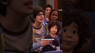 Robbie ends up in a bad neighborhood where some guy took his and Rex's shoes 😭 (Creds: Nickelodeon)