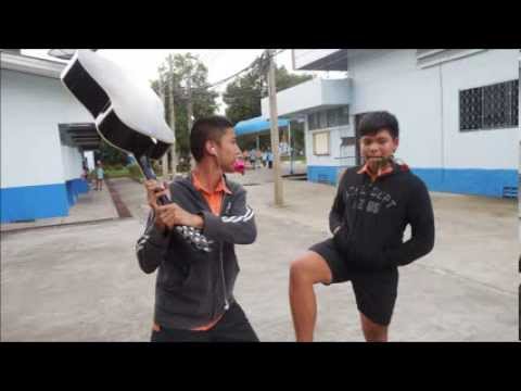 พูดไม่ค่อยถูก - CDnormal (เบื้องหลัง)
