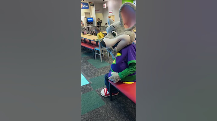 Chuck E Cheese sits on a Whoopee cushion 💨