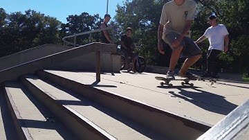 8 stair rail: Boardslide