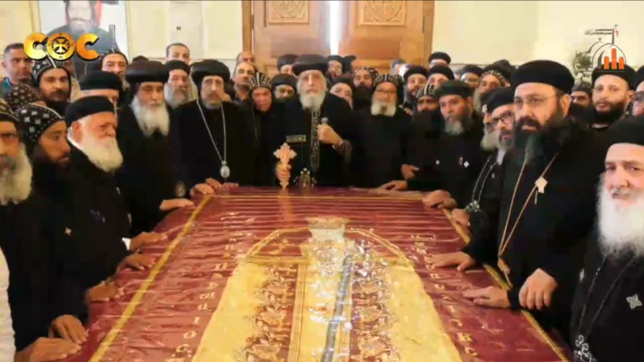 مراسم دفن جثمان الأنبا باخوميوس مطران البحيرة