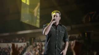 Video thumbnail of "Easton Corbin - Easton Joins Blake Shelton in Concert (Roll With It)"