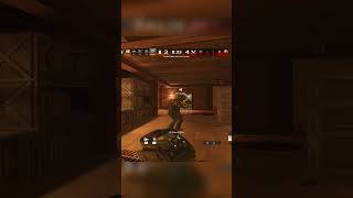 i think buddy was mad D: #savesiege #pc #r6 #r6siege #risksr6 #rainbowsixsiege