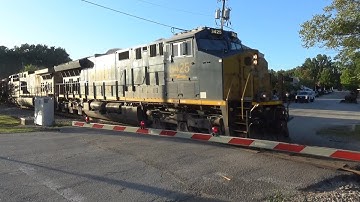 CSXT T30318 Heads South Through Chapin SC