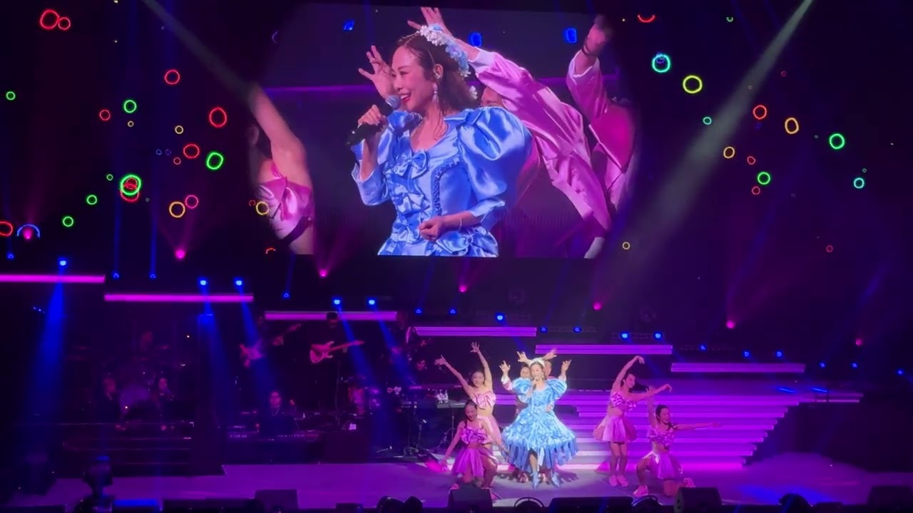 #陳松伶 演唱會香港2026｜小時候 x 跳飛機x 小白船 x 夏季SHA LA LA x 歲月留聲 x 閃電傳真機 x 烏卒卒 x 相聚一刻 （嘉賓：麥包 x 譚玉瑛）｜28.2.2026
