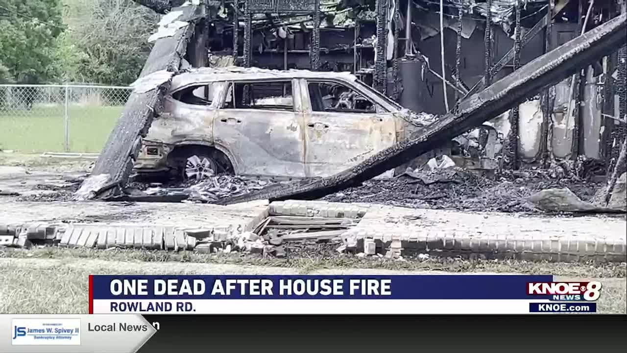 One person dead after early morning house fire in Monroe - YouTube