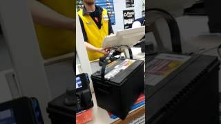 Customer tells off Walmart employee