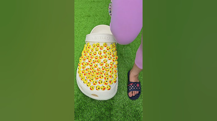 Super cool giant duck slippers 🐥🦆 Eye slippers 👀👀 #love #satisfying #trendingshorts