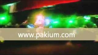 Girl Throws T-Shirt On Atif Aslam In Auckland Concert.wmv