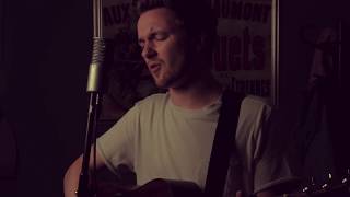 Video thumbnail of "Waste - Oh Wonder (cover) - Nick Wilson"