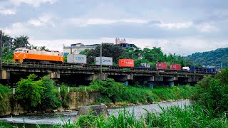 台鐵7504次貨櫃列車基隆河畔暖暖段通過-2022/05/30