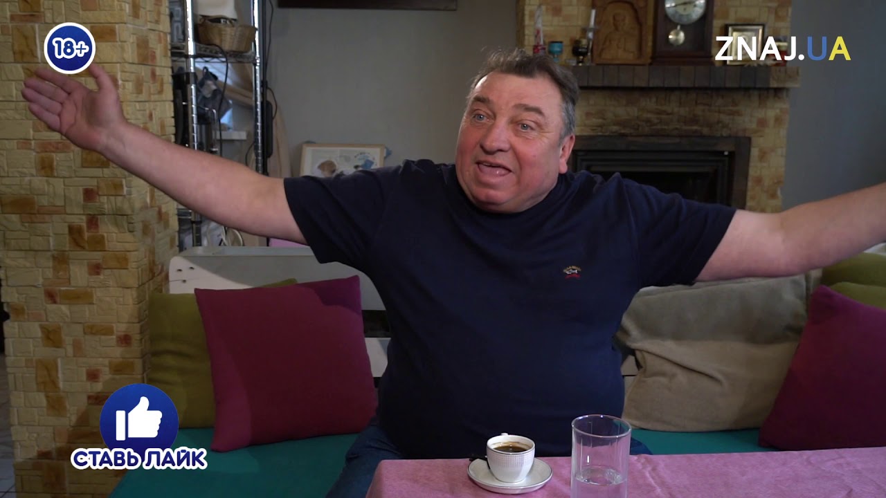 ⁣Анекдот про суд, на лавочке и в школе