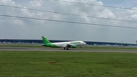 Pesawat Citilink Landing Runway Baru Bandara Soekarno Hatta #planespotting #aviation #shorts #avgeek
