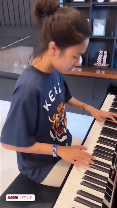 moments Azizah Salsha⁉️ istri Pratama arhan main piano‼️‼️#azizahsalsha #arhandanzize