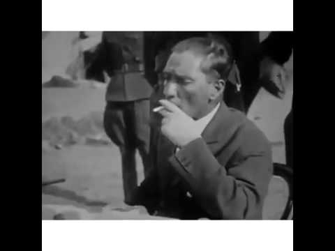 ATATÜRK Sigara icerkene .. 1926