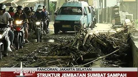 Pasca Banjir Sampah Dan Lumpur Menumpuk Di Kampung Pulo Dan Jembatan Kalibata - Jakarta Today 18/11