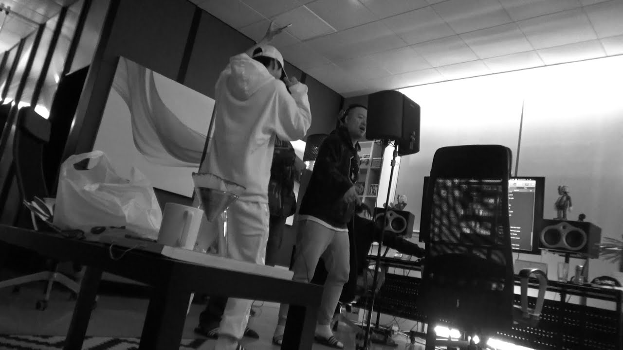 EP3. Something to Talk About (숨), 2019