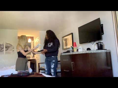 i-found-$2,500-in-our-hotel-room-prank-on-my-girlfriend!!!