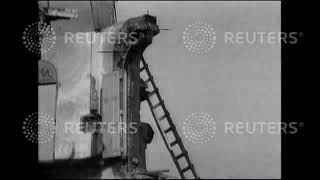 1916 Demolishing monument in San Francisco in commemoration of 1906 earthquake
