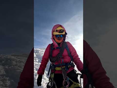 Subiendo al nevado de Ishinca en la Expedición Cordillera Blanca, Perú