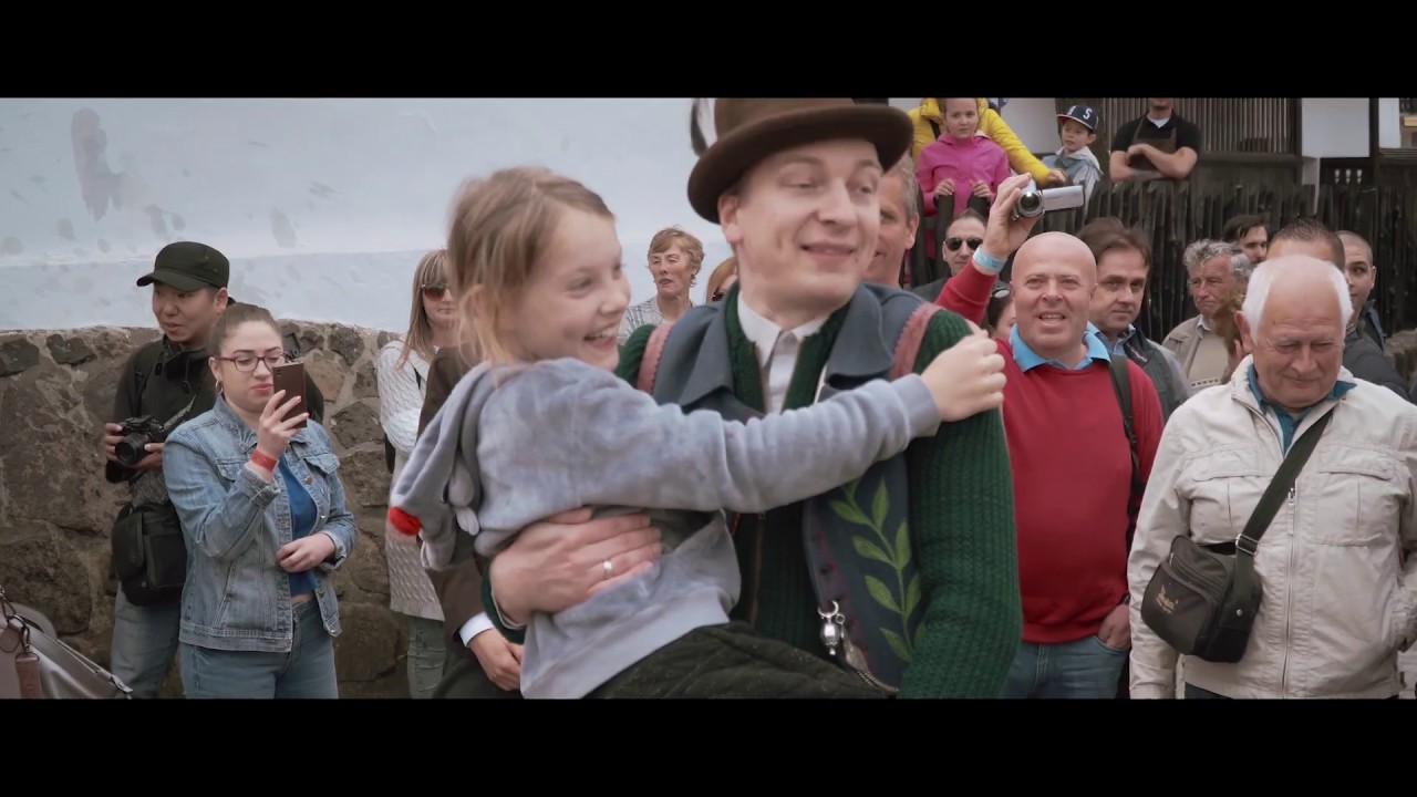 Traditional Hungarian Easter - this year only digitally (Hollókő)