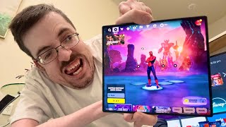 PLAYING FORTNITE ON MY GALAXY ZFOLD 7 @rickyberwick