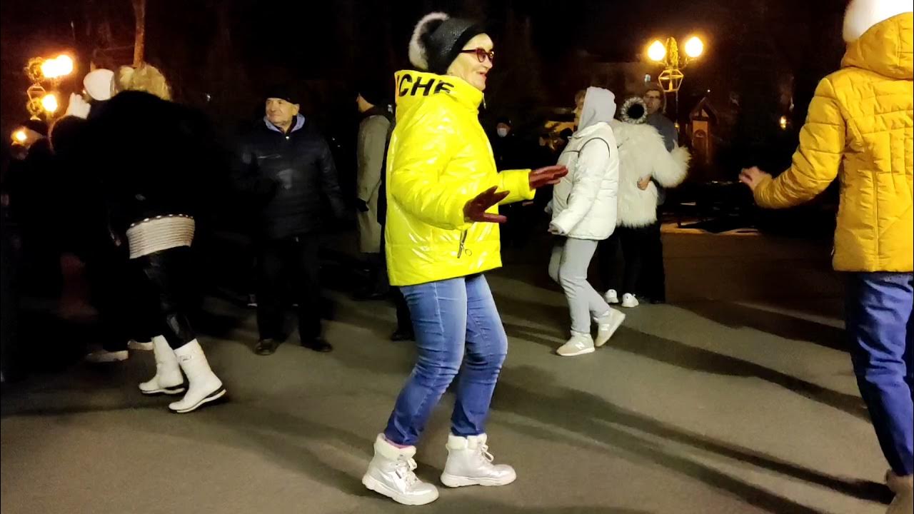 Танцы в харькове парке горького новое 2024. Танцы в парке харькова. Танцы в харькове парке горького новое 2024. Танцы в парке горького в харькове. Харьков танцы в парке горького 2021.