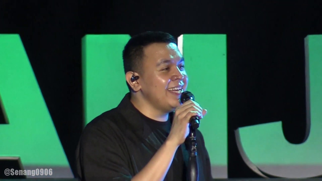 Tulus - Labirin ~ Ruang Sendiri @ Prambanan Jazz 2019 [HD] - YouTube