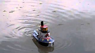 Pop Pop Boat - Super Tug X  on Large Pond